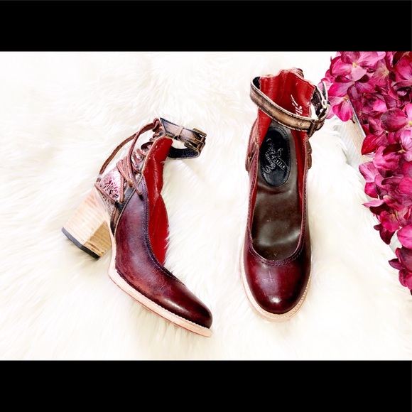 Freebird by Steven Brown and Tan Heels - Picture 5 of 9